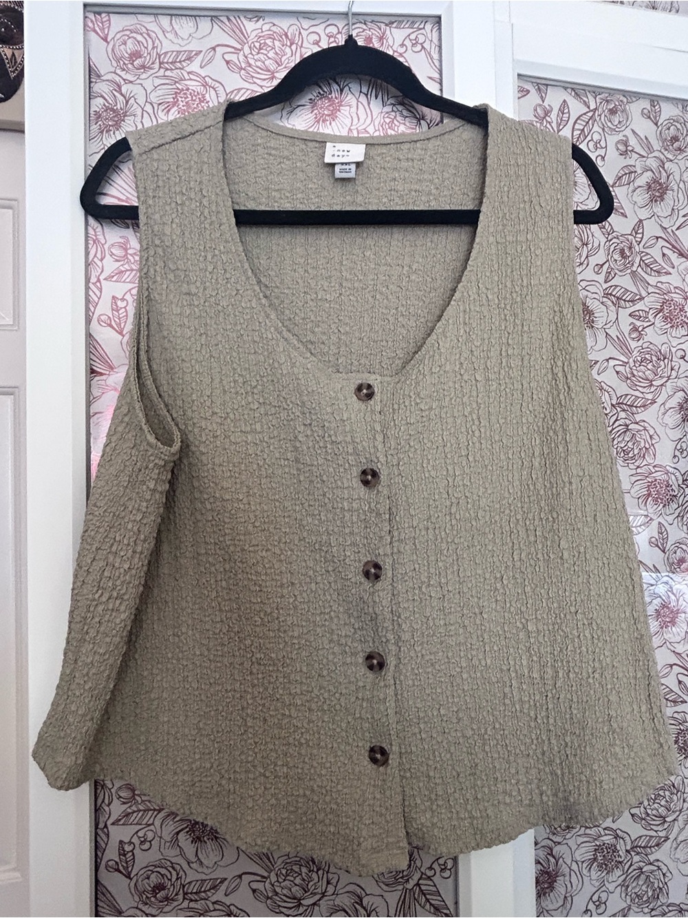 a new day Khaki Sleeveless Button-Front Crinkle Tank